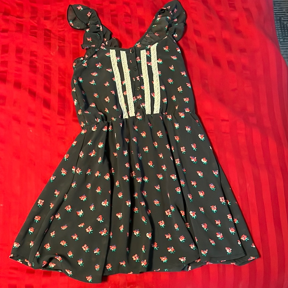 77 kids floral print dress NWT